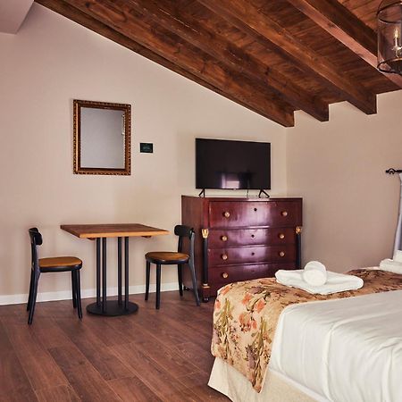 Casa Palacio Reina De Tardajos Vinuesa Eksteriør bilde